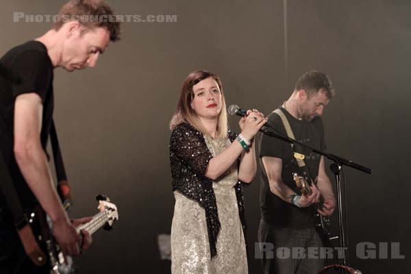 SLOWDIVE - 2014-06-07 - PARIS - Espace Charlie Parker - Grande Halle - 